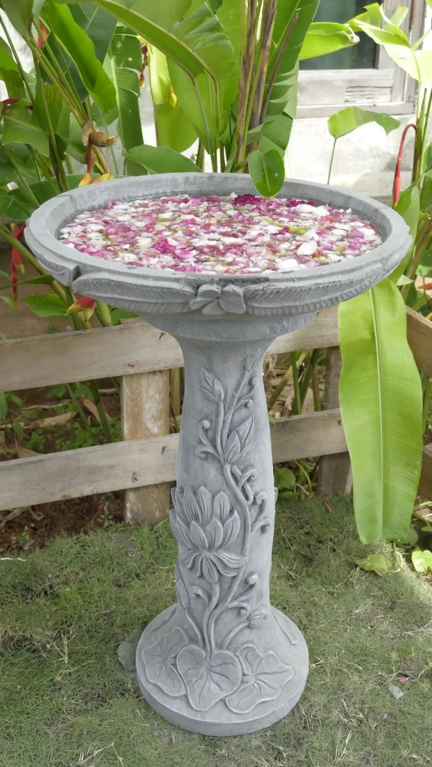Artikelbild 2 des Artikels “Kediri - Schale mit Blumenmotiv, Frangipani,  Ø 50 cm | Steinguss “